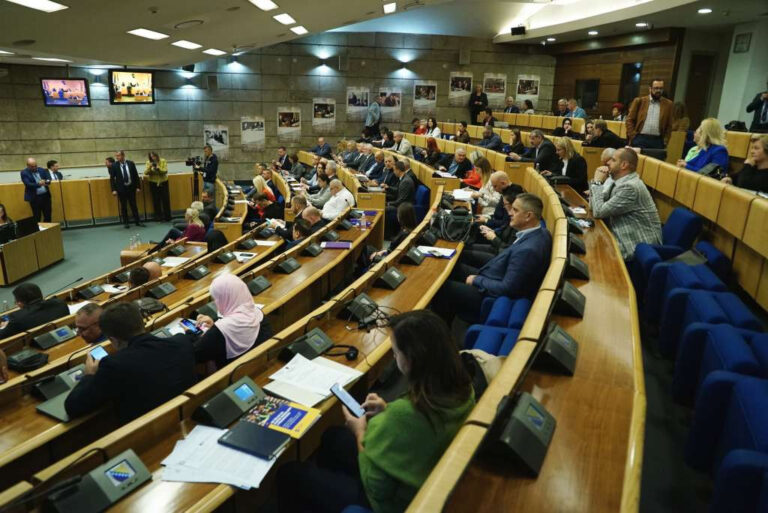 HDZ u strahu od „nove većine“ u Domu naroda povukao prijedlog izmjene Izbornog zakona