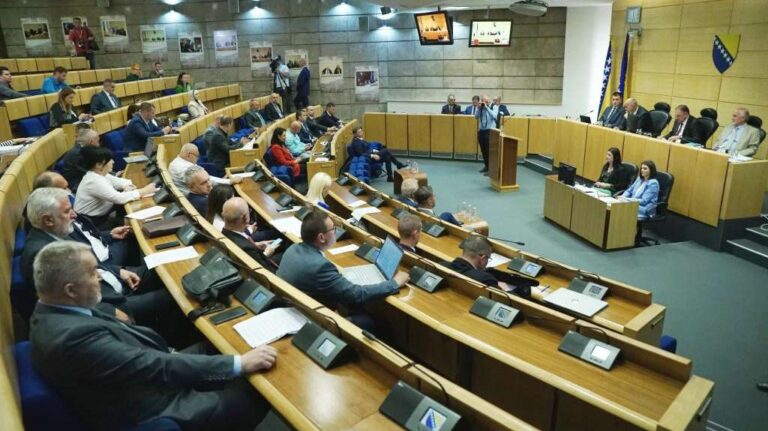 Prekinuta redovna sjednica PS BiH čim je na red došla smjena kadrova SNSD u Domu naroda i Savjetu ministara