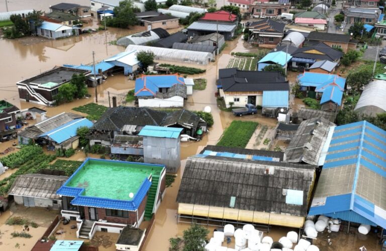 Apokalipsa: Hiljade ljudi hitno evakuisano, škole zatvorene; Ima mrtvih FOTO/VIDEO