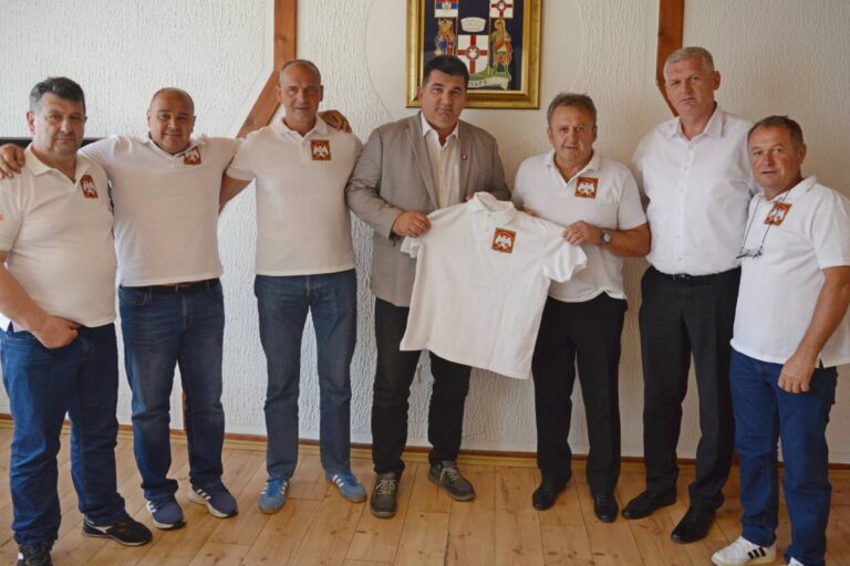 Načelnik Savić organizovao prijem za predstavnike veterana čete vojne policije Treće majevičke brigade