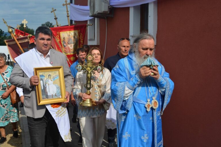 Mitropolit Fotije osveštao crkvu u Lipovicama