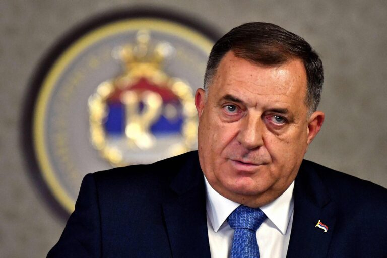 Dodik se čituljom oprostio od Josipa Pejakovića