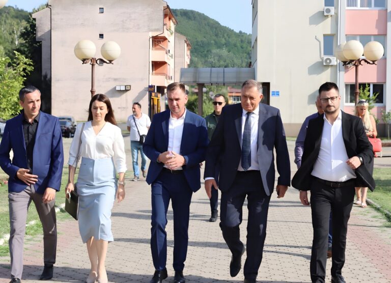 Načelnik Ugljevika Gajić: Uz pomoć kabineta predsjednika Republike Srpske realizacija prioritetnih projekata