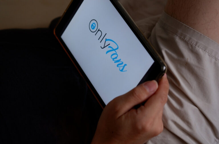 OnlyFans zvezda tvrdi: „Ako imate više od 25, totalni ste promašaj“