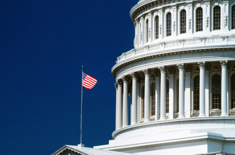 Zaposleni Ministarstva pravde SAD otpušten jer je bacio sendvič na agenta