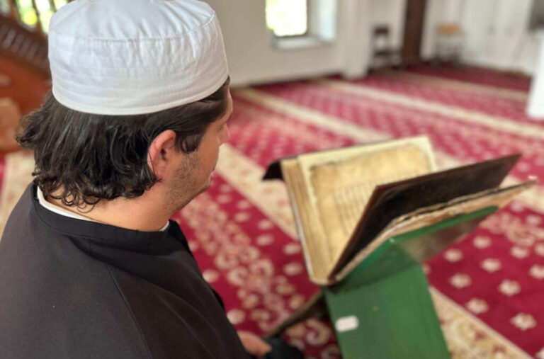 Ručno napisan prije 400 godina i sačuvan: Ovo je najstariji Kuran na Balkanu FOTO