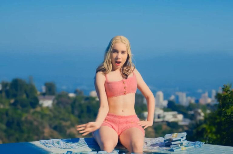 Nova OnlyFans rekorderka: „Umrla“ 2023. godine, sada muškarci poludjeli za njom FOTO/VIDEO