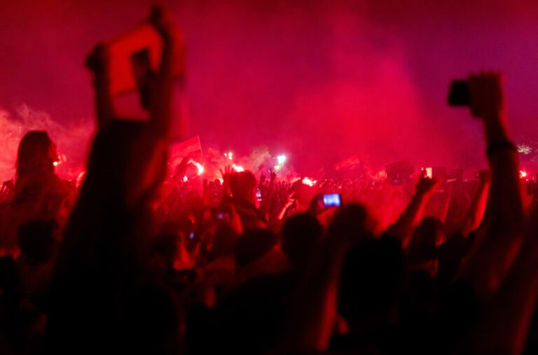 Iritirajuća Tompsonova poruka: „Jugoslavija je mrtva, ali hrvatski čovek je živ i za dom spreman“