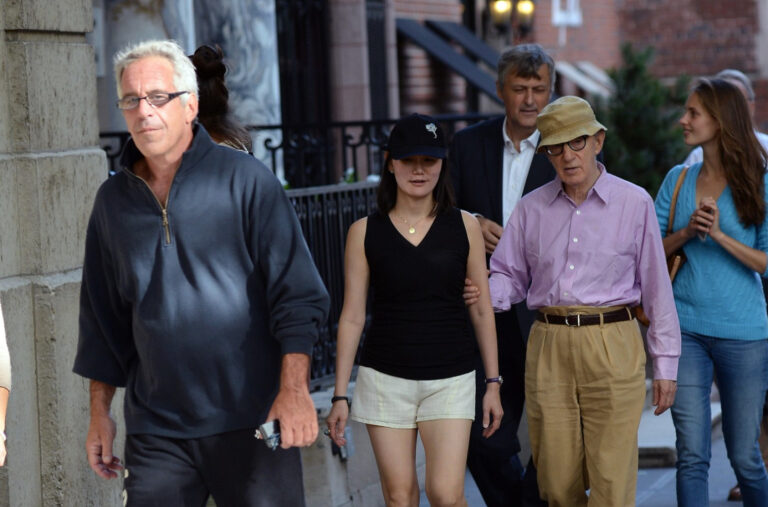 Isplivali novi Epstajnovi fajlovi: Fotografije moćnih ličnosti od pape pa do Fidela Kastra FOTO