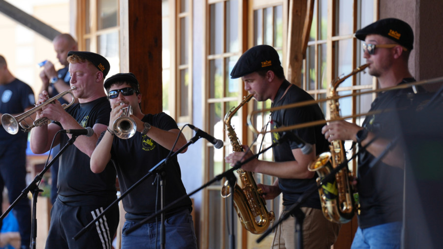 Mladi Slovenci napravili šou u Guči: Obožavamo Srbiju