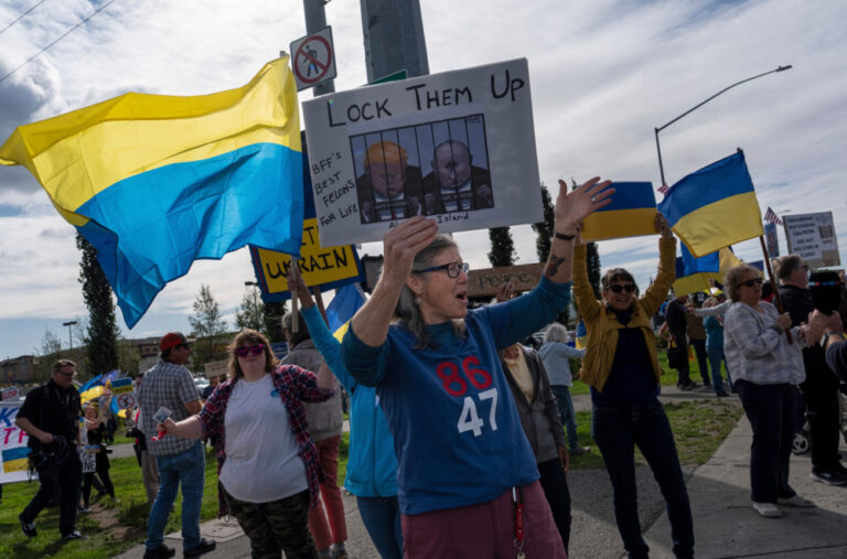 Burno na Aljasci: „Imamo idiota u Beloj kući, Putin je za zatvor“ FOTO/VIDEO