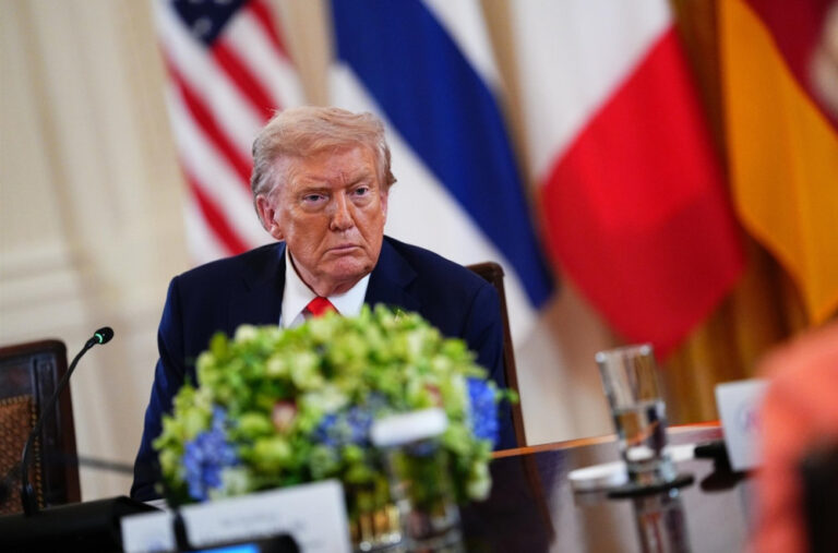 Memoari „seksualne robinje“ Džefrija Epstajna pretnja za Trampa i kraljevsku porodicu