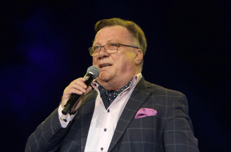 Halid Bešlić otkazao koncert zbog zdravlja: „Počinje s rehabilitacijom“