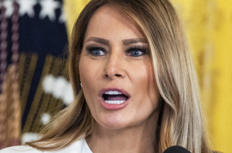 „Rat“ Melanije Tramp i poznatog časopisa: Izvor otkrio nepoznate detalje FOTO