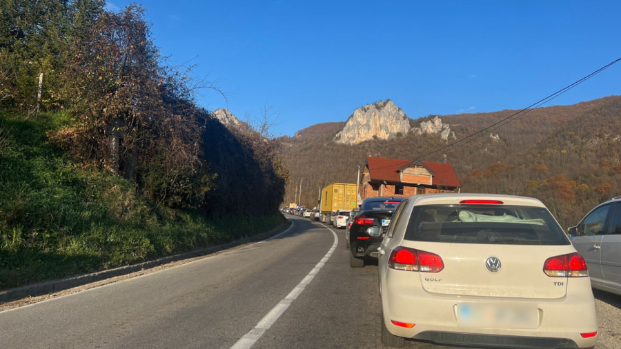 Kolaps na granici: Formirala se kolona duga 15 kilometara; Uzrok je neobična situacija FOTO