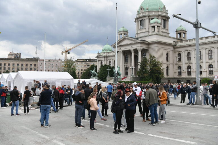 Nešto čudno se deševa u Ćacilendu: Da li je ovo moguće? FOTO