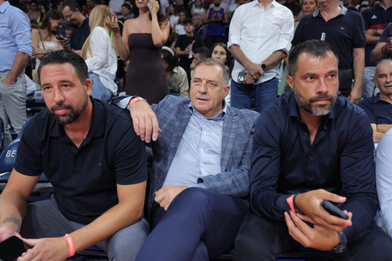 Dodik žestoko izviždan na utakmici Srbija-Slovenija: Arena odjekivala, pumpaj, pumpaj! VIDEO