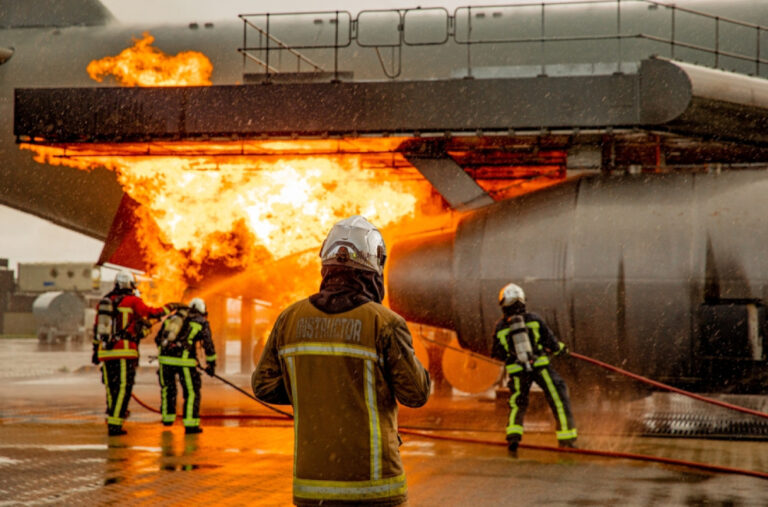 Izbio veliki požar, vatrogasci na terenu; Nebo nad Amsterdamom prekrio dim FOTO/VIDEO