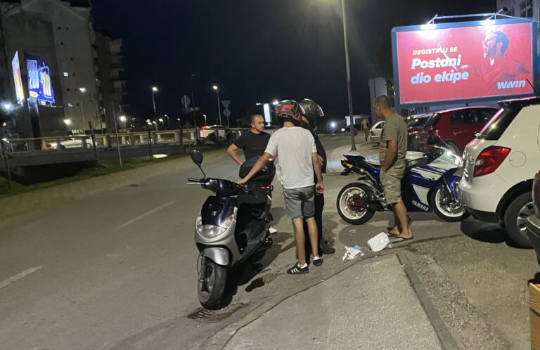 Saobraćajni incident u Dušana Baranina: Motociklista zaboravio žmigavac, izazvao sudar