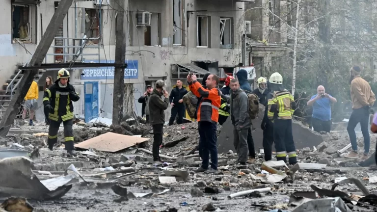 Žestok ruski udar na civilni objekat: Ima mrtvih i povređenih FOTO/VIDEO