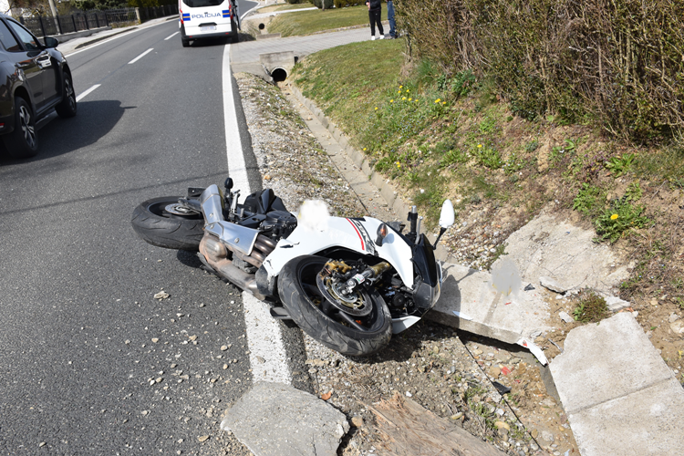 Užasna tragedija kod Gradačca: Poginuo vozač mopeda