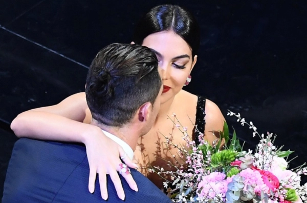 Pala vjeridba decenije: Ronaldo i Georgina će stati na ludi kamen