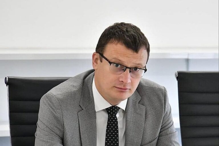 Božović: Pred Srpskom dva moguća pravca