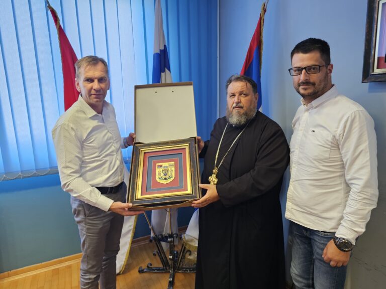 Načelnik Ugljevika ispratio svešenika Topića na novu dužnost: Čvrst u vjeri, posvećen Bogu i narodu