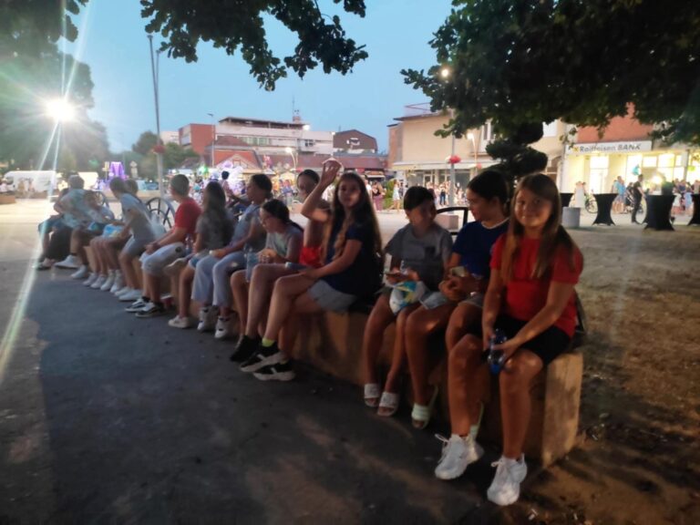 Djeca folklorne sekcije iz Lopara boravila u Trsteniku