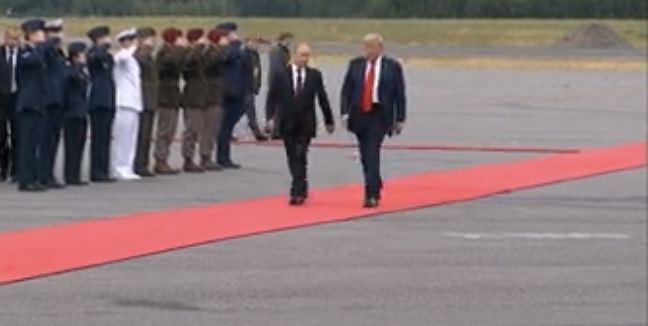 Teoretičari zavjere ne miruju: Putin poslao dvojnika na sastanak sa Trampom?