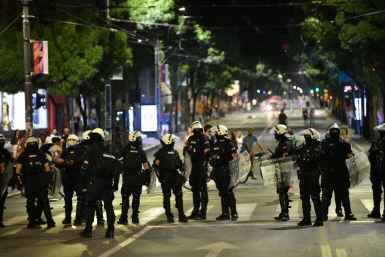 Otvoreno pismo Srba iz Amerike: Srbija sve dublje tone u krizu, fer i demokratski izbori su rješenje