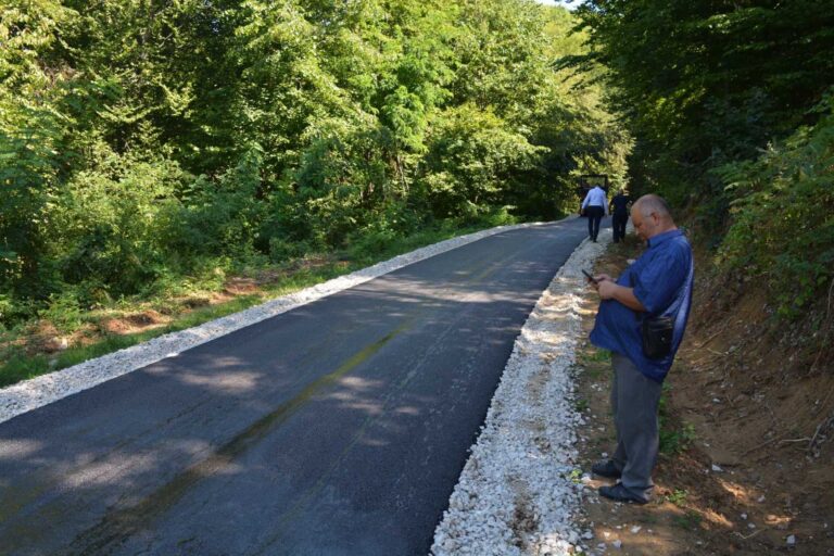 Asfaltiranje puta Milino Selo-Koraj