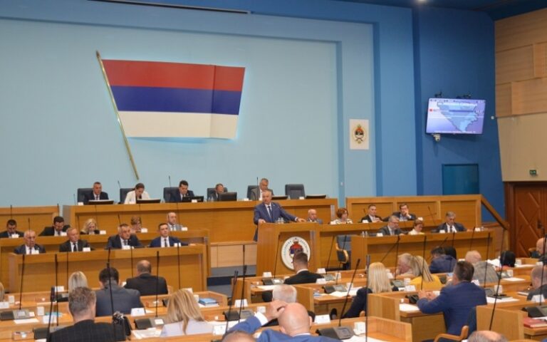 Narodna skupština RS: Referendum 25.oktobra