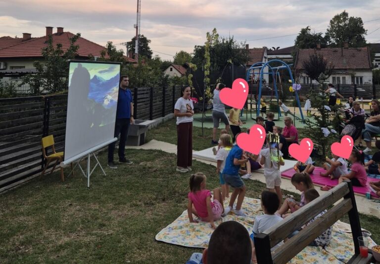 Ljetnji bioskop za „Bijeljinsku djecu suncokrete“ FOTO