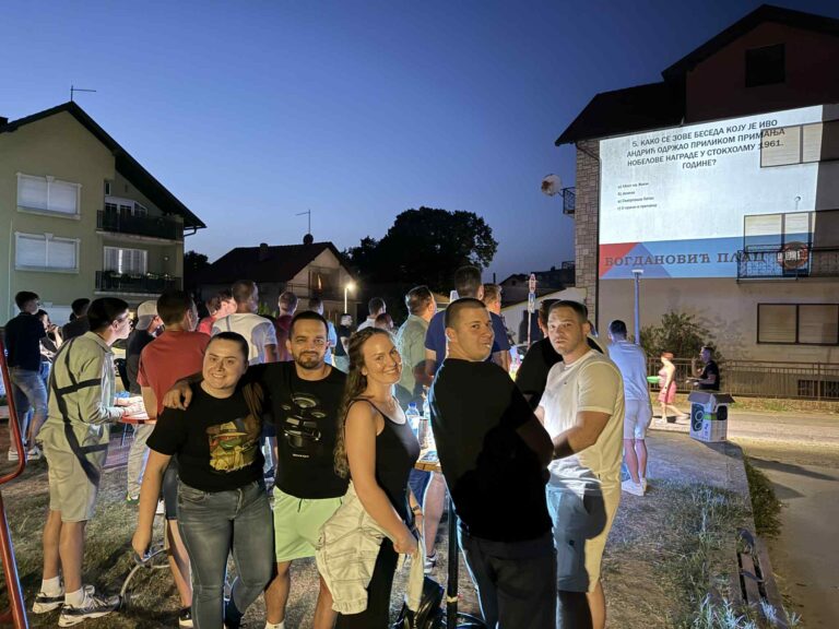 Bijeljina: Održan prvi kviz znanja na otvorenom na Bogdanović placu