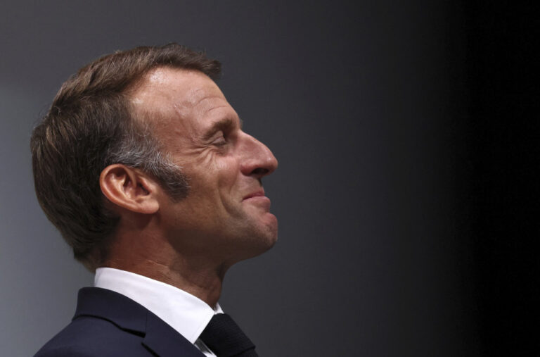 Makron: Krećemo, ništa nas neće zaustaviti