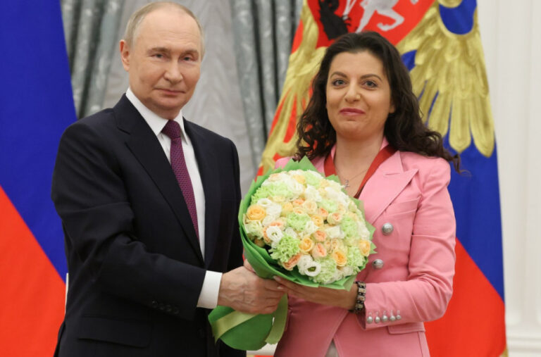 Putinova omiljena novinarka teško bolesna: „Moram na operaciju“; Muž joj u komi već devet mjeseci FOTO