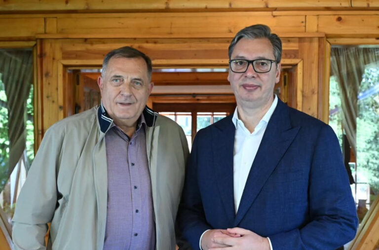 Dodik kod Vučića: Bratski susret i razgovor o svim važnim regionalnim pitanjima FOTO