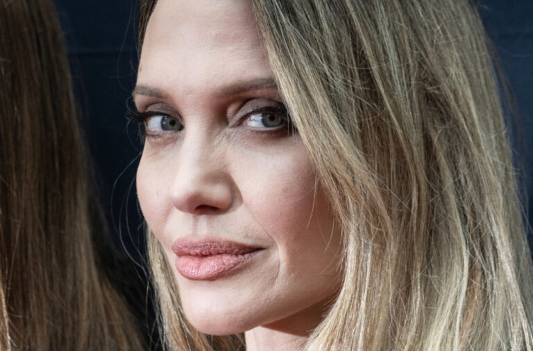 Anđelina Džoli se potpuno slomila: Jedno pitanje pokrenulo bujicu emocija