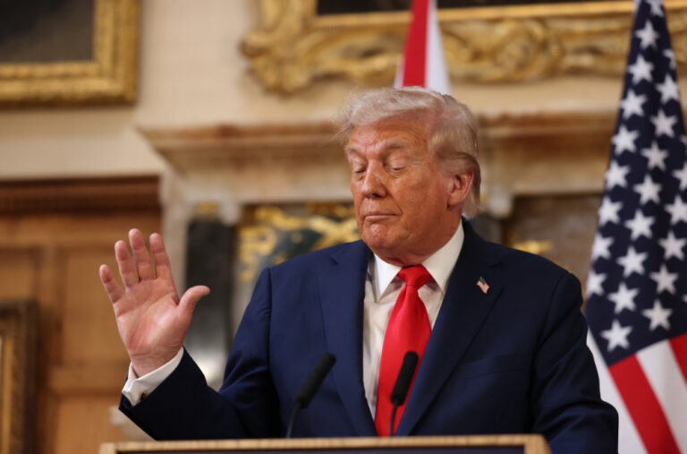 Zašto je ukinuta emisija Džimija Kimela? Tramp slavi: „Nije talentovan“