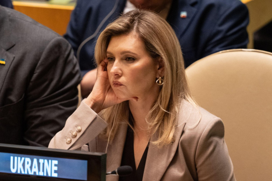 Ukrajinci odlepili zbog Melanijinog poteza? Ostavila je da stoji pored lifta