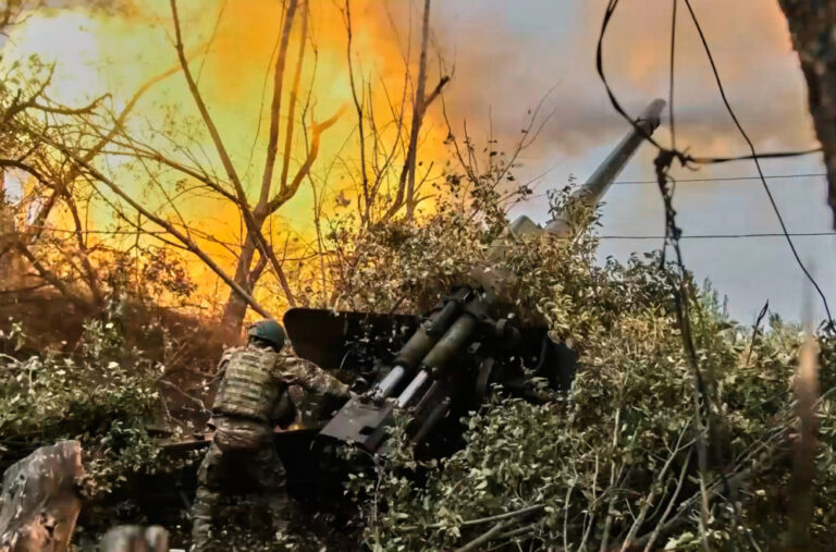 Ukrajina „spržila“ još jednu rusku rafineriju; Putinova vojska ostaje bez goriva FOTO/VIDEO