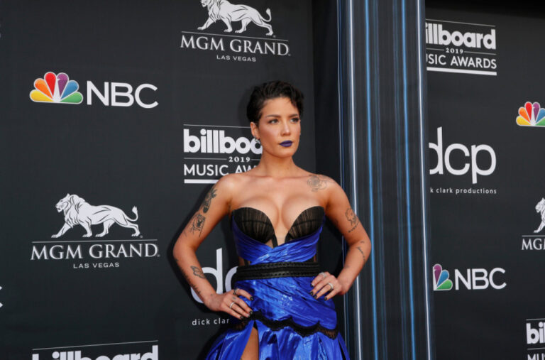 Poznata pjevačica otkrila da je krenula na hemioterapiju: „Sve ovo traje predugo…“ VIDEO