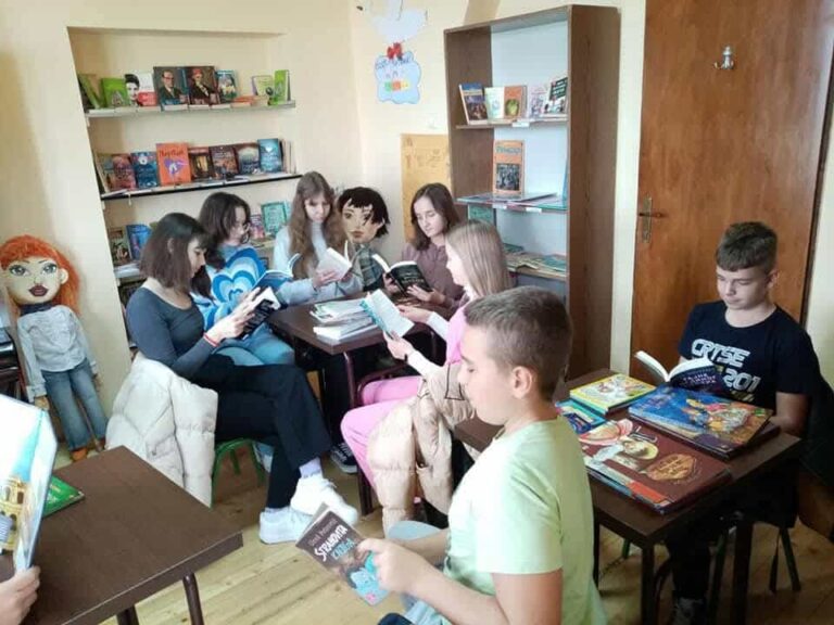 Nova praksa u OŠ ‘Dvorovi’: Udžbenici ostaju u učionicama, torbe postaju lakše, zdravlje ispred svega!