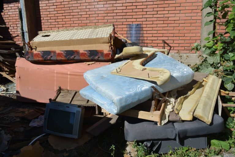 „Čistoća“ Lopare upozorila građane da pravilno odlažu kabasti otpad