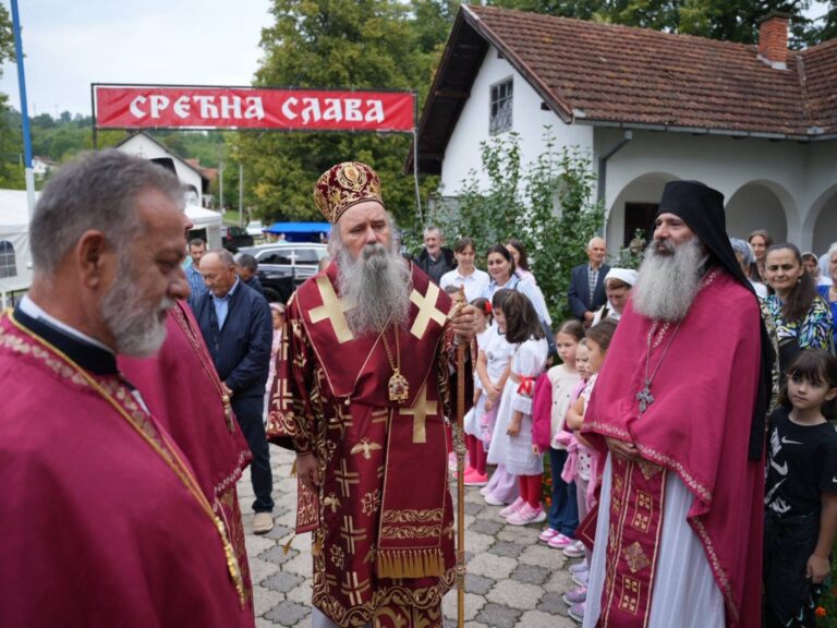 Mitropolit Fotije poručio u Priboju: Budimo narod koji pamti i čuva svoje korijene