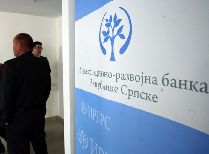 Bračni parovi do 40 godina dobijaju šansu: IRB RS uvodi povoljne kredite za stanove