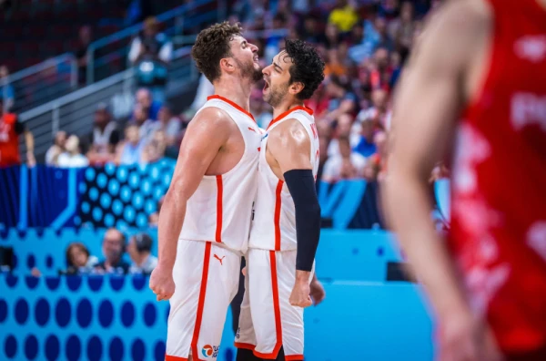 Turska u polufinalu: Šengun dominirao