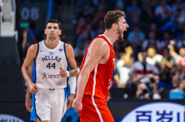 Sraman komentar Šenguna – veličao masakr Grka!