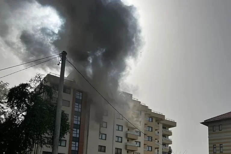 Požar u stambenoj zgradi u Istočnoj Ilidži: Smrtno stradalo jedno lice